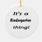 Het is een kleuterschool. keramisch ornament (Achterkant)