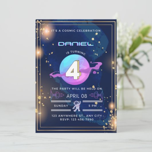 Het is een kosmische viering van de vierde verjaar kaart (Staand voorkant)