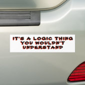 Het is een logische ding bumpersticker (Op auto)