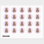 Het is een meisje baby roze teddybeer. ronde sticker (Vel)