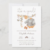 Het is een meisje babykleding douche uitnodiging (Voorkant)