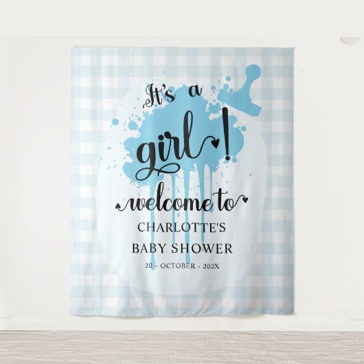 Het is een meisje! Blue Gingham Baby shower Achter Wandkleed (Voorkant)