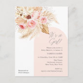 Het is een meisje boho pampas moderne boog bloemen uitnodiging briefkaart (Voorkant)