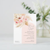 Het is een meisje boho pampas moderne boog bloemen uitnodiging briefkaart (Staand voorkant)