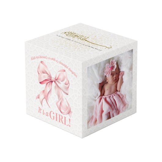 Het is een meisje cadeau foto kubus (Voorkant hoekig)