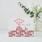 Het is een meisje! Cute roze walvis Aankondigingskaart (Staand voorkant)