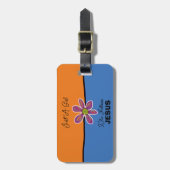 Het is een meisje dat Jezus Sinaasappel Blauw volg Bagagelabel (Voorkant verticaal)