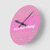 Het is een meisje ding roze heldere polka stippen  ronde klok (Hoek)