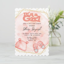 Het is een meisje in roze koraal en goud Baby show