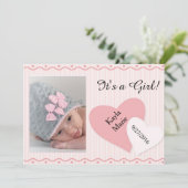 Het is een meisje Pink Hearts Geboorteaankondiging Aankondiging (Staand voorkant)