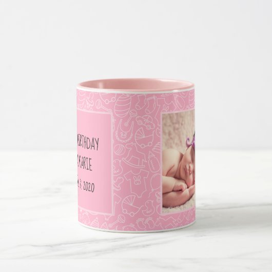 Het is een meisje roze Baby shower gepersonaliseer Mok (Midden)