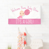 Het is een meisje roze ballon welkom thuis tuin spandoek (Insitu)