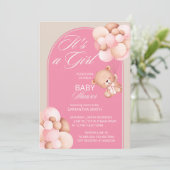 Het is een meisje roze beige ballonnen teddyboog. kaart (Staand voorkant)