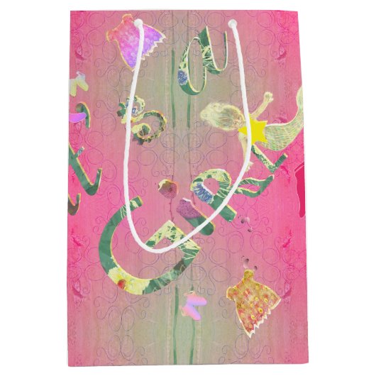 "Het is een meisje" Roze geïllustreerd Floral Font Medium Cadeauzakje (Voorkant)