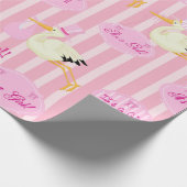 Het is een meisje  roze ooievaar thema cadeaupapier (Hoek)