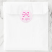 Het is een meisje roze strik knoop baby shower sti ronde sticker (Tas)