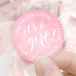 Het is een meisje! Roze waterverf script baby show Ronde Sticker
