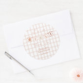 Het is een meisje Schattige Brown Gingham Notedry  Ronde Sticker (Envelop)