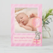 Het is een meisjesfotokaart voor pasgeboren baby aankondiging (Staand voorkant)