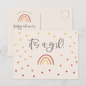 Het is een meisjesregenboogroze Baby shower uitnod Briefkaart (Voorkant / Achterkant)