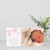 Het is een meisjesroze Argyle Cute New Baby Announ Aankondiging (Staand voorkant)