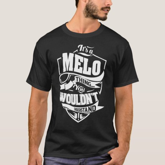 Het is een MELO-ding T-shirt (Voorkant)