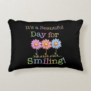 Het is een mooie dag voor Smiling Graphic - Brushe Accent Kussen