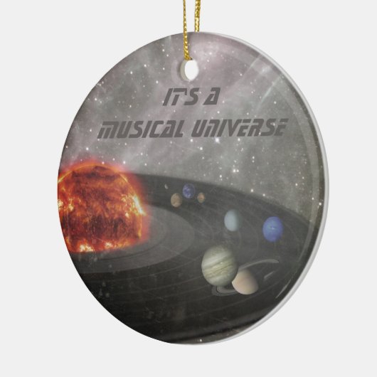 Het is een Musical Universe Keramisch Ornament (Links)