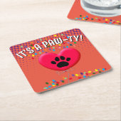 Het is een paw-ty hondenfeestdecor kartonnen onderzetters (Schuin)