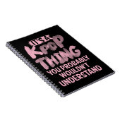Het is een pop ding dat je niet zou begrijpen notitieboek (Rechterzijde)