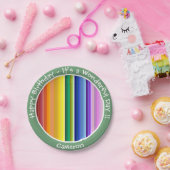 Het is een regenboogfeest, multi-gekleurd streeppa papieren bordje (Feest)