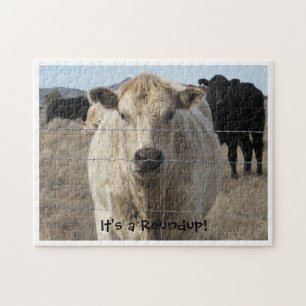 Het is een Roundup. Zwarte en witte koe Herd Legpuzzel