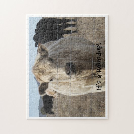 Het is een Roundup. Zwarte en witte koe Herd Legpuzzel (Verticaal)