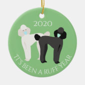 Het is een Ruff Year 2020 Poodle Keramisch Ornament (Voorkant)