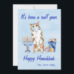 Het is een Ruff Year Hanukkah Quarantine 2020. Feestdagenkaart<br><div class="desc">Dit ontwerp kan op het gebied worden gepersonaliseerd dat door de foto en/of tekst te veranderen wordt verstrekt. Of het kan worden aangepast door de klik te kiezen om verdere optie aan te passen en de kleur van de achtergrond te schrappen of te veranderen, tekst toe te voegen, de tekstkleur...</div>
