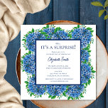 Het is een Surprise 21st verjaardagsfeestje Blue H Kaart<br><div class="desc">Het is een Surprise 21st Birthday Party Blue Hydrangea Invitation is een prachtige waterverf met blauwe hortensia's en groen. U kunt het ontwerp personaliseren door "Deze sjabloon personaliseren" te selecteren of als u dit ontwerp nog verder wilt aanpassen, selecteert u "Bewerken met behulp van de ontwerptool". Neem contact met me...</div>