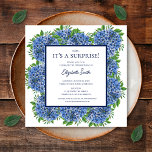 Het is een Surprise 70th Birthday Party Blue Hydra Kaart<br><div class="desc">Het is een Surprise 70th Birthday Party Blue Hydrangeas Invitation is een prachtige waterverf met blauwe hortensia's en groen. U kunt het ontwerp personaliseren door "Deze sjabloon personaliseren" te selecteren of als u dit ontwerp nog verder wilt aanpassen, selecteert u "Bewerken met behulp van de ontwerptool". Neem contact met me...</div>