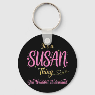 Het is een Susan-ding Roze Goud Vrouwen Cadeau Sleutelhanger