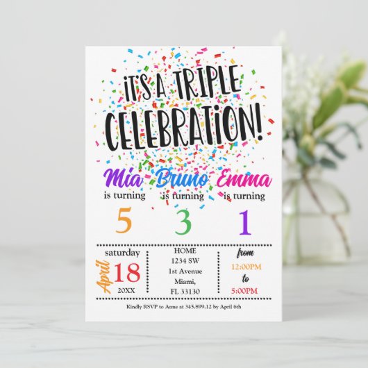 Het is een Triple Siblings verjaardagsuitnodiging Kaart (Staand voorkant)