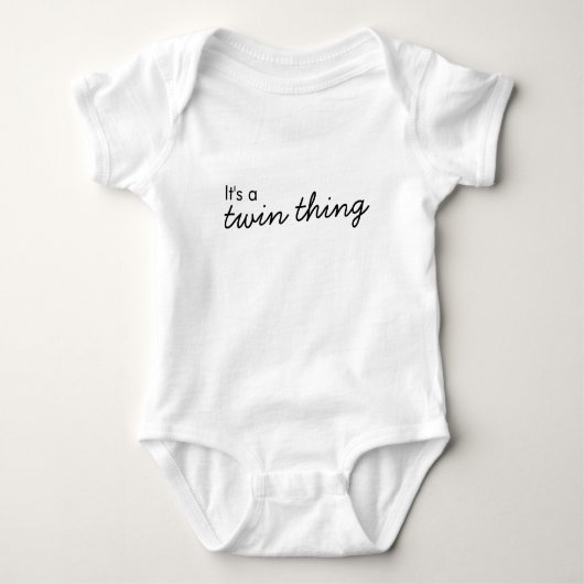 Het is een Tweeling Ding | Moderne Tweeling Matchi Romper (Voorkant)