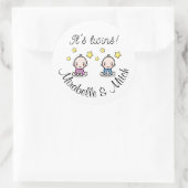 Het is een tweeling!, gepersonaliseerde w. namen,  ronde sticker (Tas)