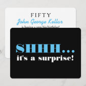 Het is een uitnodiging voor een verrassende verjaa (Voorkant / Achterkant)