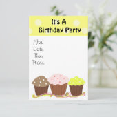 Het is een verjaardagsfeest met Cupcakes Kaart (Staand voorkant)