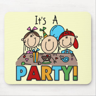 Het is een verjaardagsfeest T-shirts en cadeaus Muismat