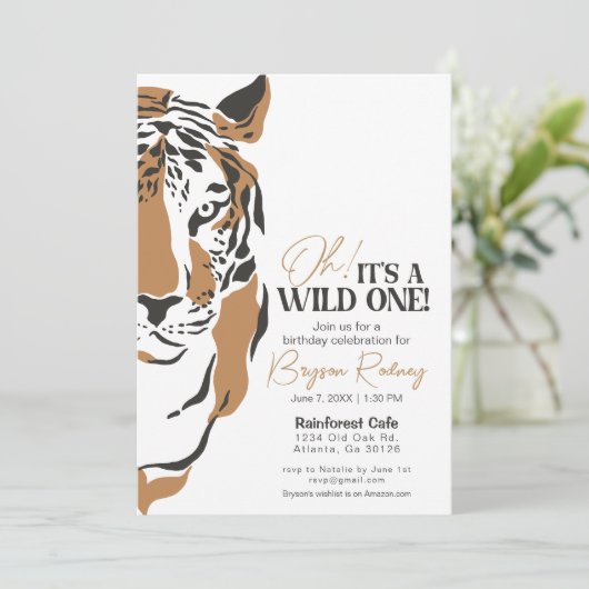 Het is een wild oerwoud tijger op de eerste verjaa kaart (Staand voorkant)