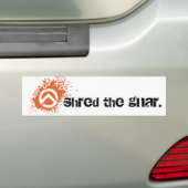 Het is een wit-wit-georiënteerde gnar. bumpersticker (Op auto)