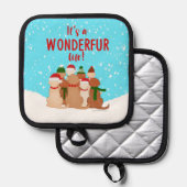 Het is een Wonderfur Life Pot Holder Pannenlap (Voorkant / Achterkant)