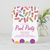 Het is een zomerslip-Flop Pool Party Invitation Kaart (Staand voorkant)