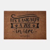 Het is eigenlijk een dierentuin hier deurmat (Voorkant)