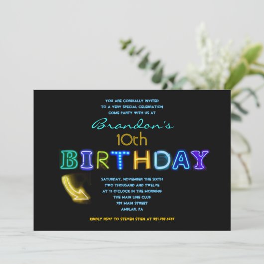 HET IS ELEKTRISCH! Neon 10th Birthday Party Invite Kaart (Staand voorkant)